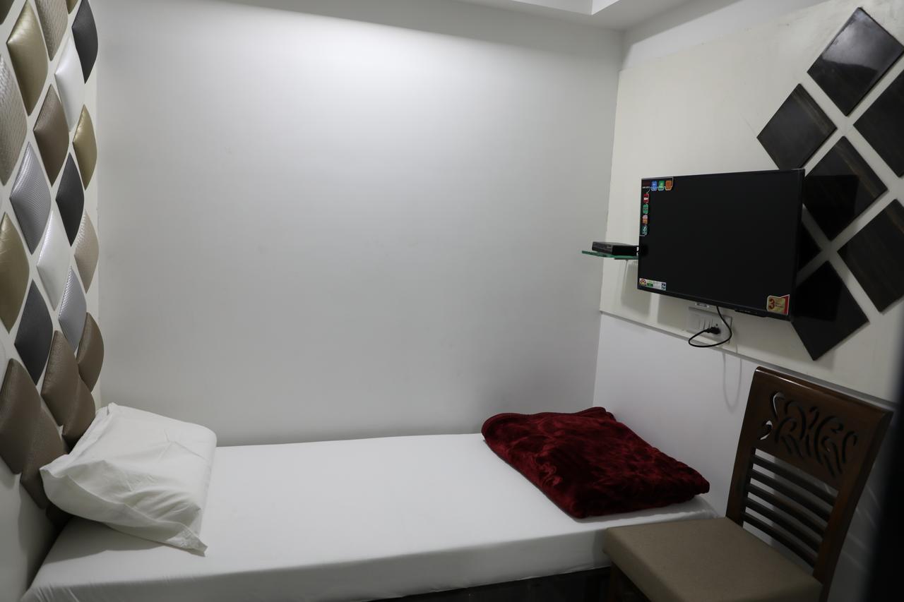 Hotel Pearl Navi Mumbai Eksteriør billede