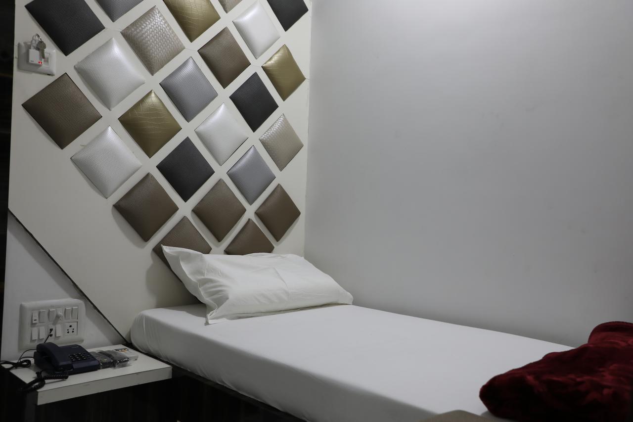 Hotel Pearl Navi Mumbai Eksteriør billede