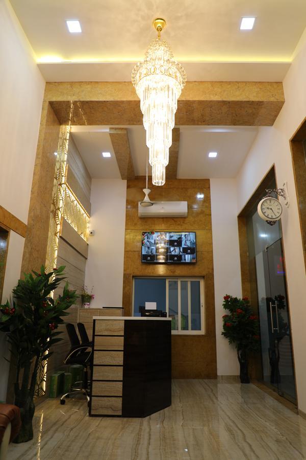 Hotel Pearl Navi Mumbai Eksteriør billede
