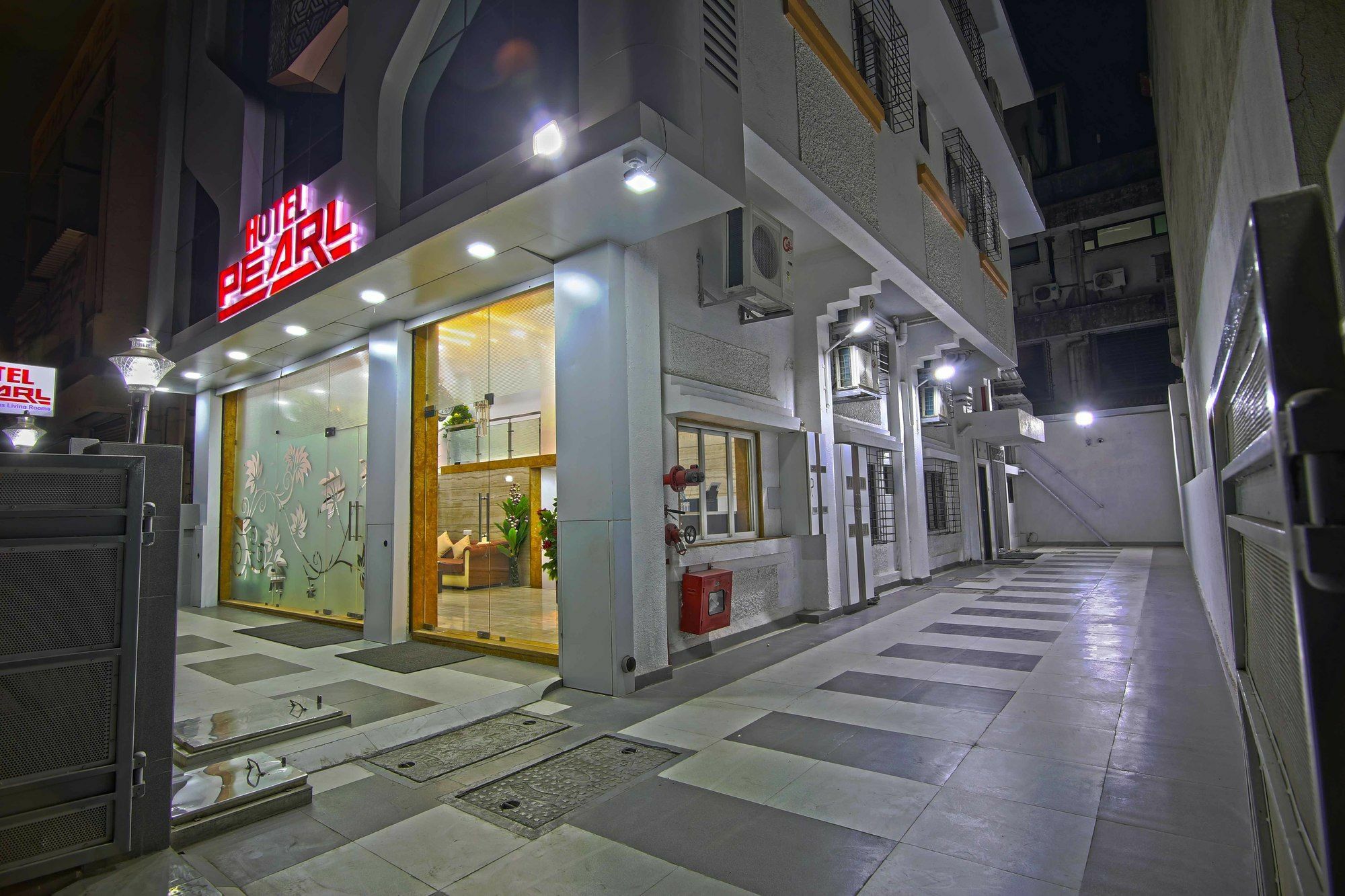 Hotel Pearl Navi Mumbai Eksteriør billede